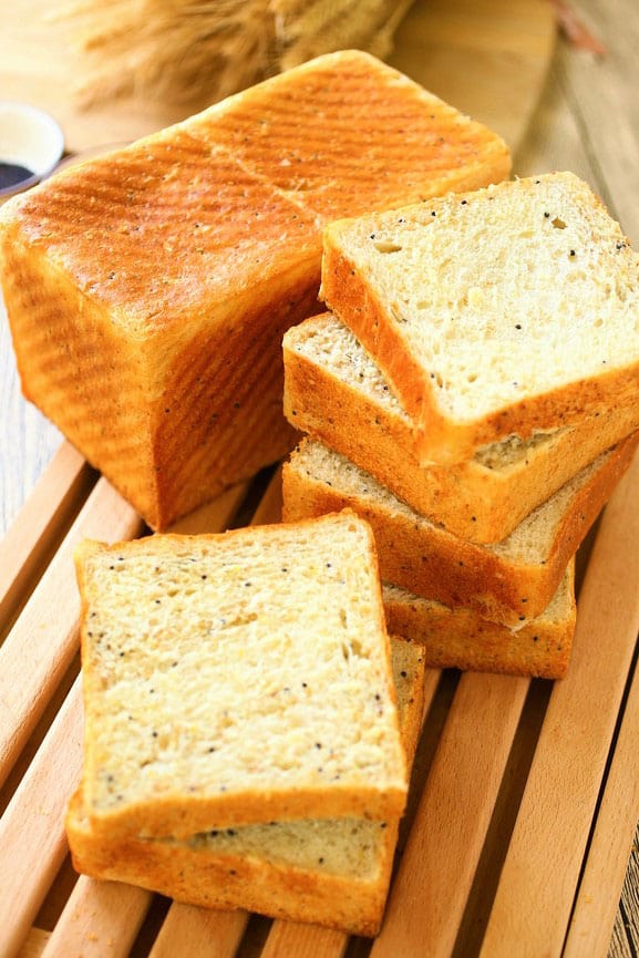 Bread-Cloud-Studio-10grain-toast-DI0A7971_1000x_revised
