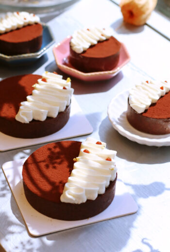 Bread-Cloud-Studio-Caramel-Banana-Chocolate-Tart-2023-a-r