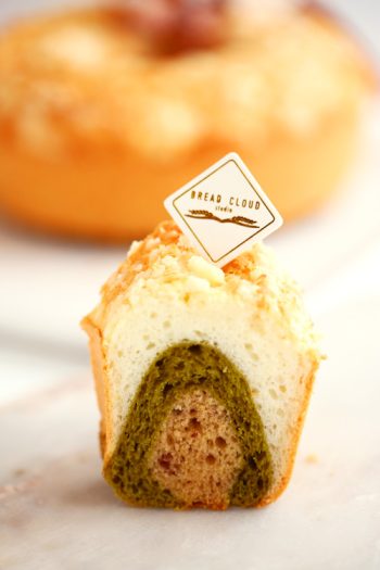 Bread-Cloud-Studio-Chiffon-Matcha-Red-Bean-Bread-4438-b