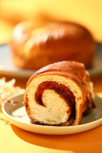 Bread-Cloud-Studio-KiKi-Fung-Banana-Cinnamon-Wool-Roll-DI0A6647