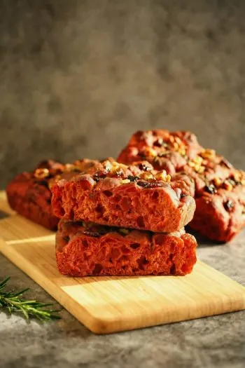 Bread-Cloud-Studio-Paolo-De-Santis-Beetroot-Focaccia-1B