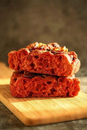 Bread-Cloud-Studio-Paolo-De-Santis-Beetroot-Focaccia-2B