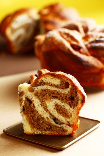 Bread-Cloud-Studio-Sarah-Yam-Hojicha-Black-Bean-Marbel2840